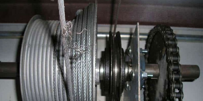 overhead garage door cable repair in Thornhill