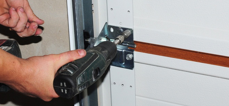 residential garage door service in Thornhill